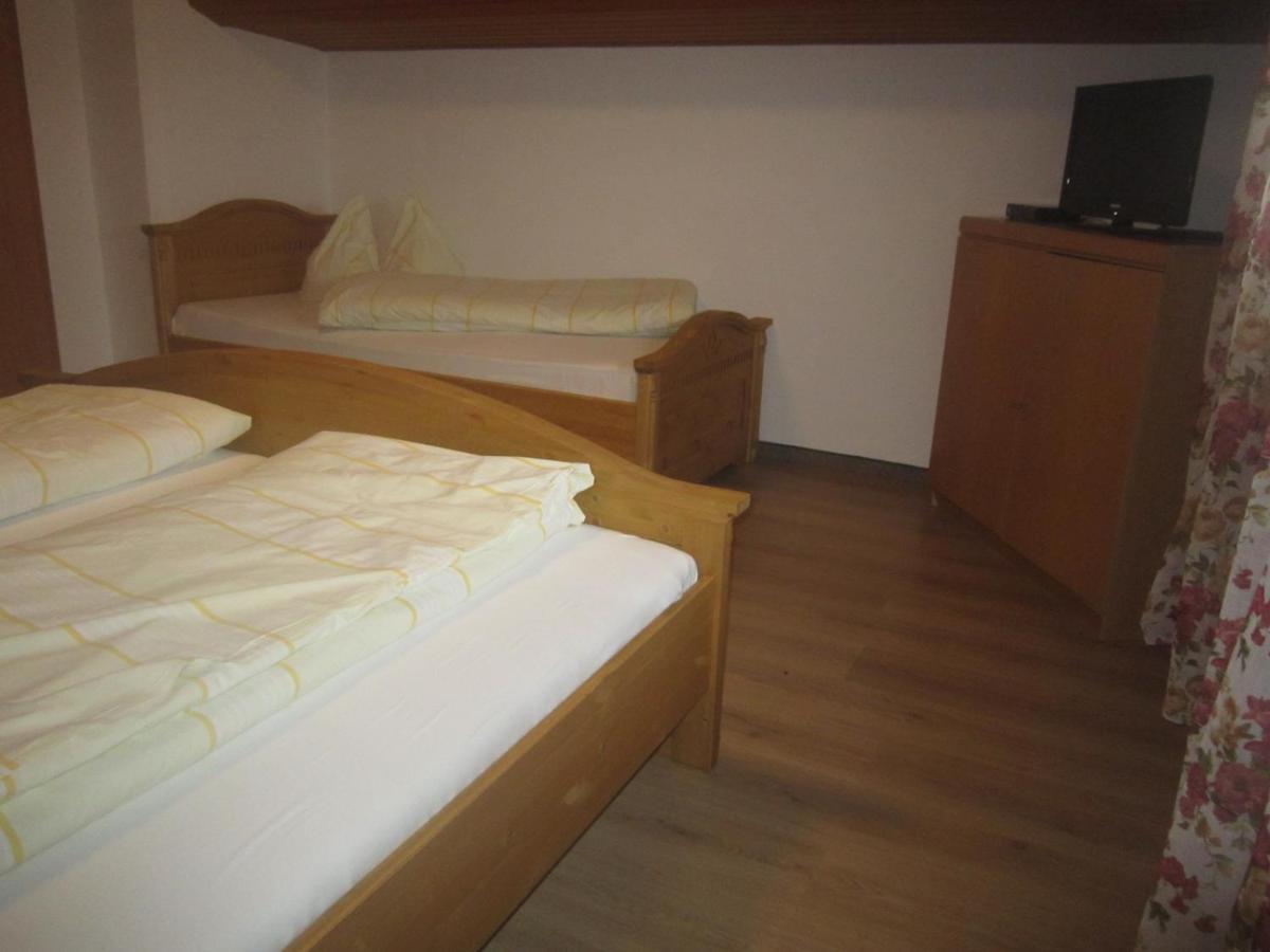 Hotel Garni Austermayer Traunreut Exterior photo